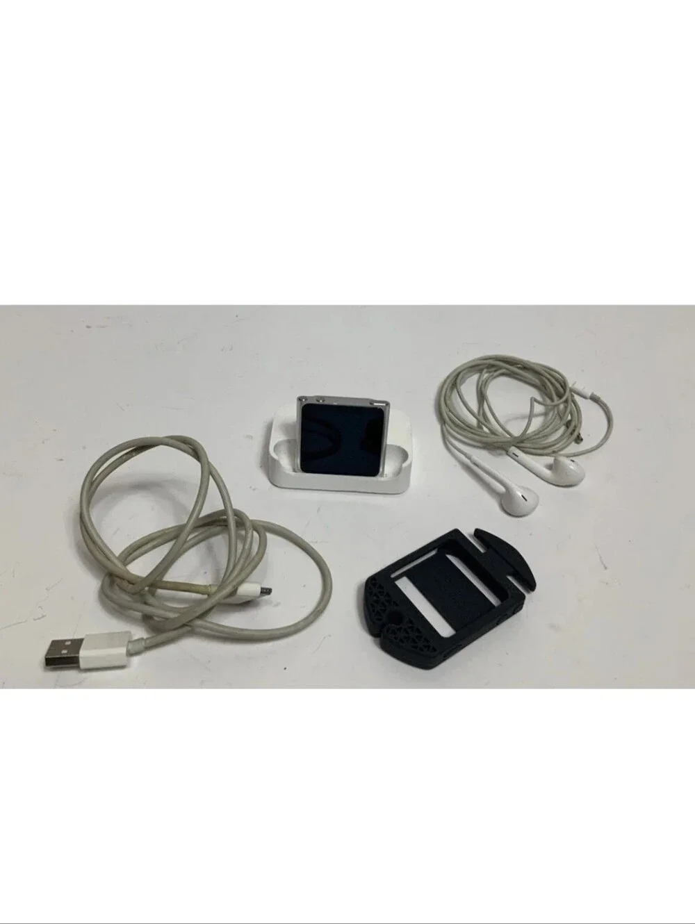 Apple iPod Nano 6th Gen Silver 8GB MP3 Player